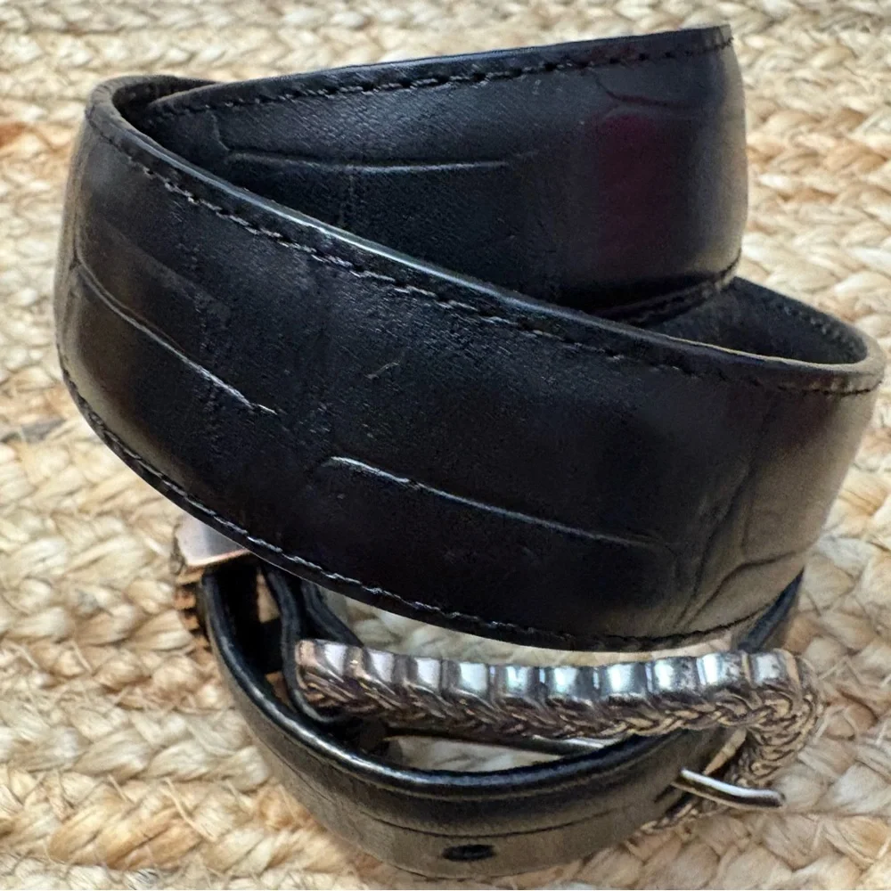 Brighton Women’s Black Embossed Belt Size ML /32 Excellent Used Condition!
